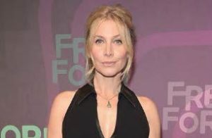 Elizabeth Mitchell - Featured Image