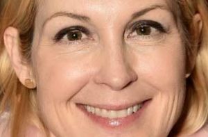 Kelly Rutherford - Featured Image