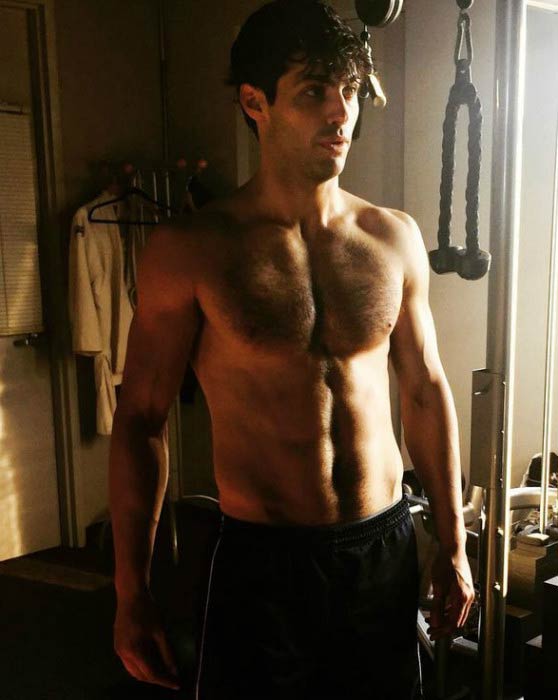 Matthew Daddario shirtless body