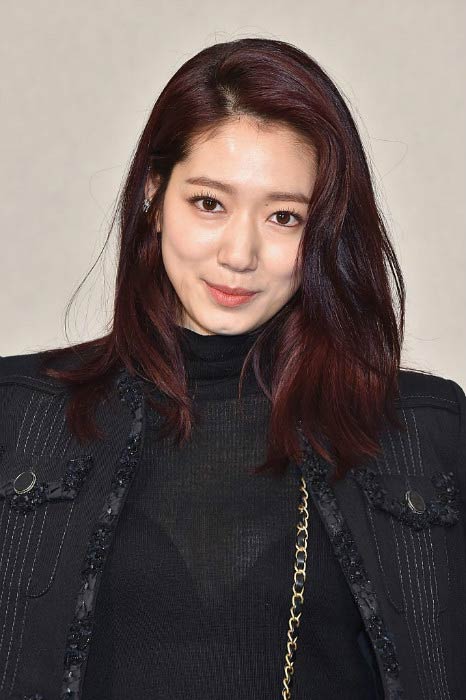 Park Shin-hye alla sfilata Chanel Haute Couture Primavera Estate 2017 a Parigi