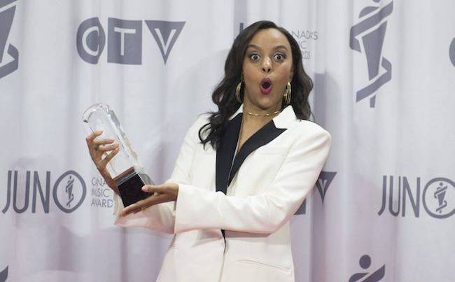 Ruth B with her Juno Breakthrough Artist of the Year 2017 Award