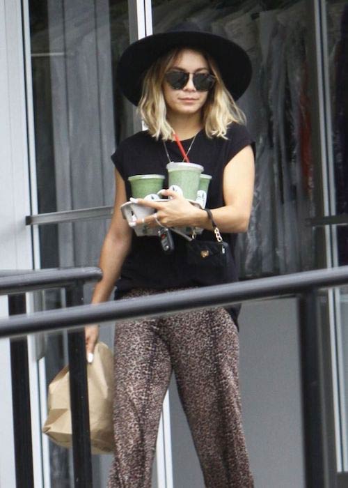 Vanessa Hudgens grabbed a set of smoothie glasses