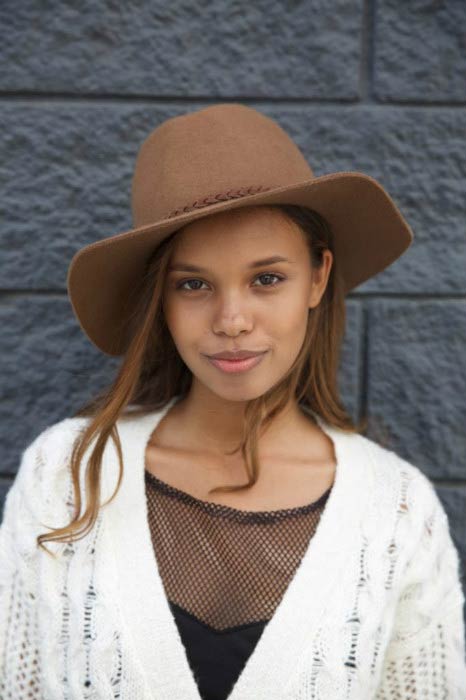 Alisha Boe poses for a modeling portfolio photoshoot in 2015