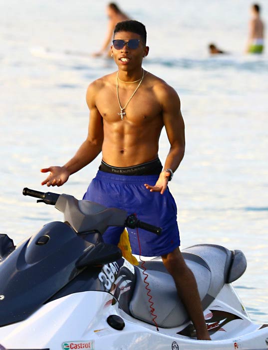 Bryshere Gray shirtless out on the beach in 2016