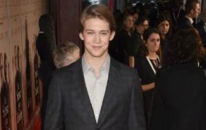 Joe Alwyn - Featured Image