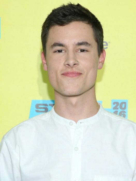 kian-lawley-height-weight-age-girlfriend-family-facts-biography