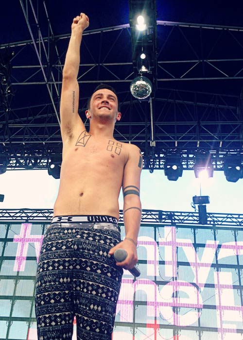 Tyler Joseph shirtless body