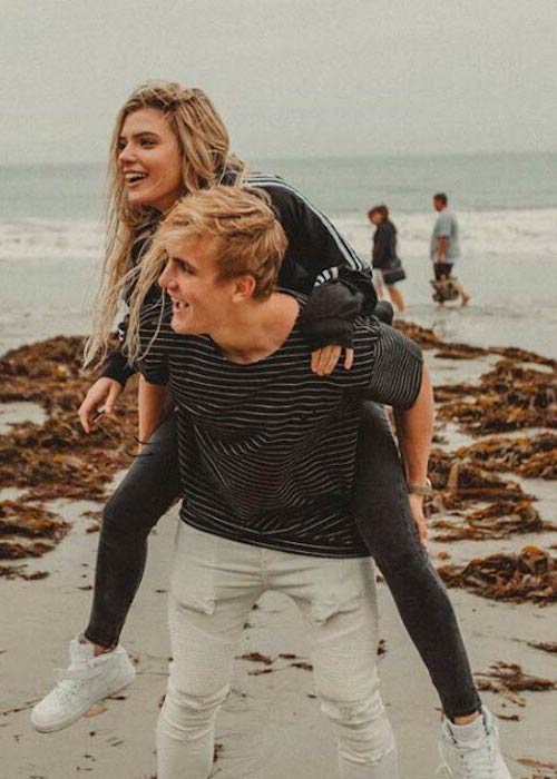 Alissa Violet Height, Weight, Age, Boyfriend, Family, Facts, Biography