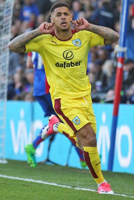 Andre Gray in an EPL match between Burnley and Crystal Palace in April 2017