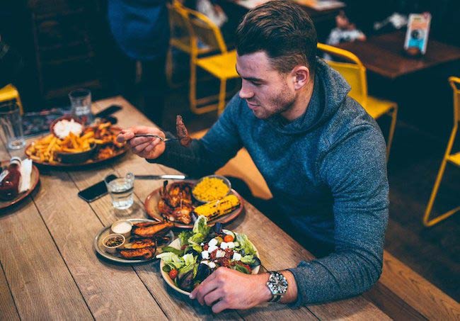 Bradley Simmonds having food