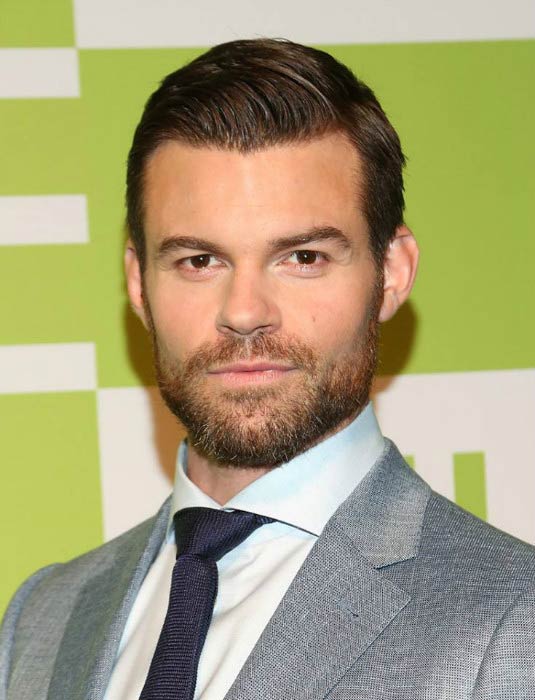 Daniel Gillies Height, Weight, Age, Girlfriend, Family, Facts, Biography