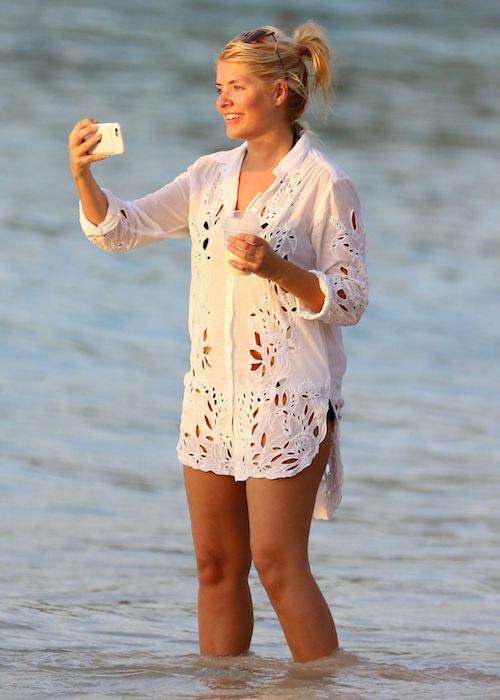 Holly Willoughby on the Barbados beach in January 2017