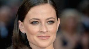 Lara Pulver - Featured Image