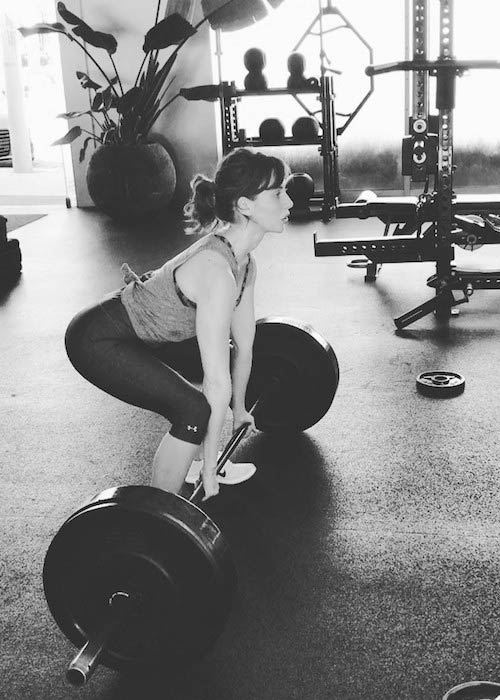 Alison Brie doing deadlifts for back