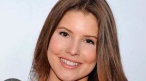 Amanda Cerny - Featured Image