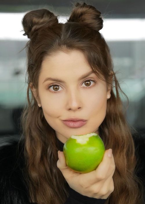 Amanda Cerny as seen in an Instagram picture in April 2020