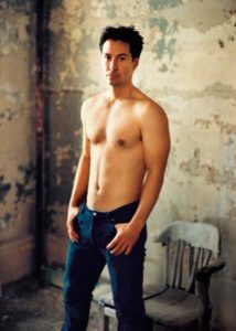 Keanu Reeves Height, Weight, Age, Girlfriend, Family, Facts, Biography