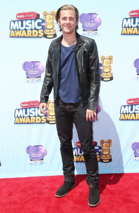 Luke Benward at the Radio Disney Music Awards in April 2014