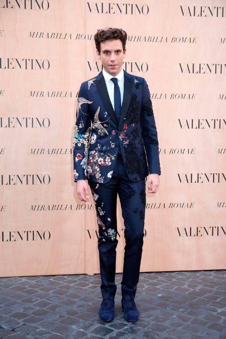 Mika at the Valentino 'Mirabilia Romae' haute couture collection in July 2015 in Rome