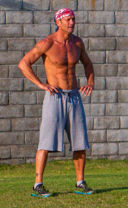 Tim McGraw working out in San Diego in May 2015