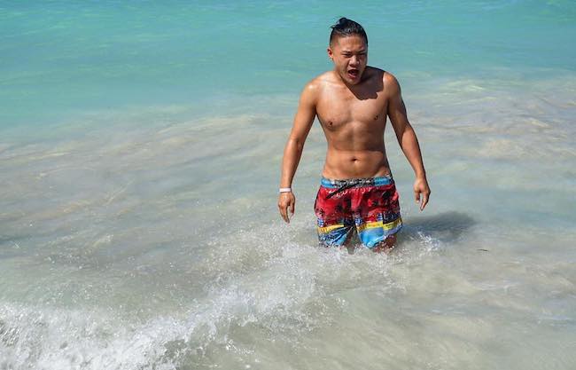 Der Christian
 Fische ohne shirt, und mit atletische Körper am Strand
