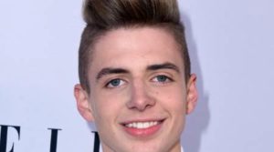 YouNow Personality and YouTuber Zach Clayton on Healthy Celeb