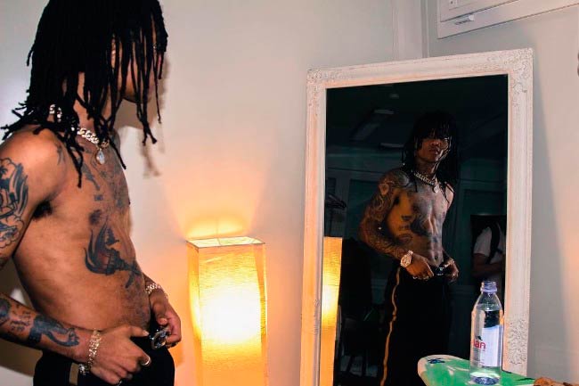 Swae Lee shirtless in a picture shared on his Instagram in July 2017