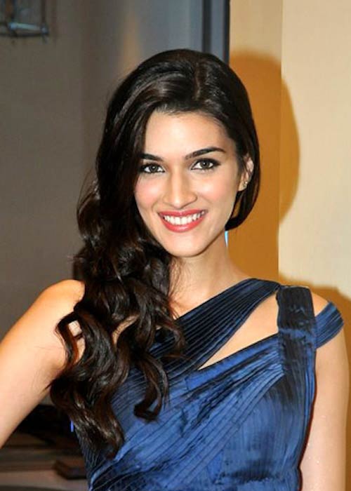 Kriti Sanon at Sonaakshi Raaj's Show in May 2014