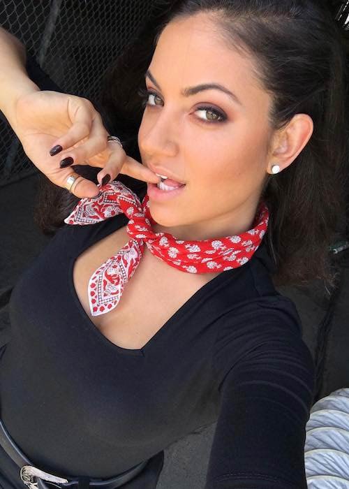 Inanna Sarkis in an Instagram selfie in September 2017
