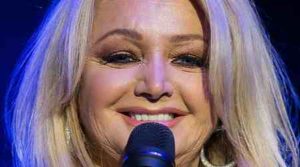 Bonnie Tyler Healthy Celeb