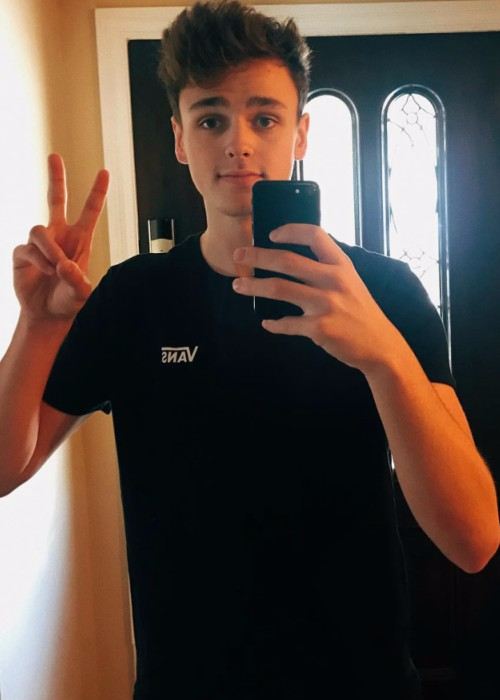 Jonah Marais in an Instagram selfie as seen in November 2017