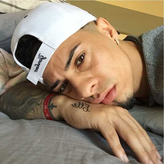 Austin McBroom showing his tattoo in his daughter's name in a selfie in June 2016