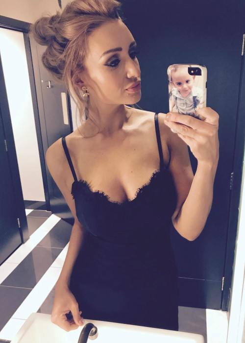 Catherine Tyldesley in an Instagram selfie as seen in September 2017