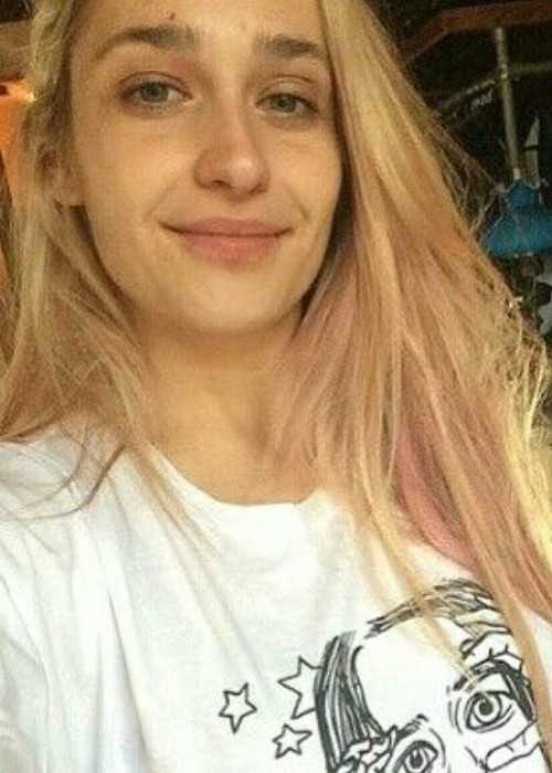 Jemima Kirke in a Candid Selfie