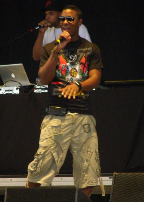 Jeremih performing in a concert on August 5, 2009