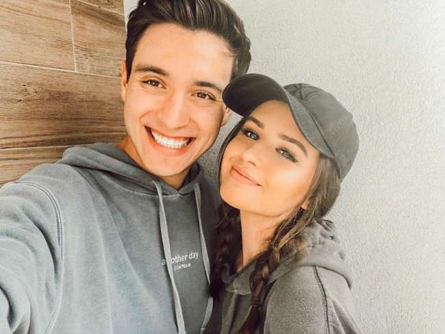 Jess Conte and Gabriel Conte in a selfie in January 2018