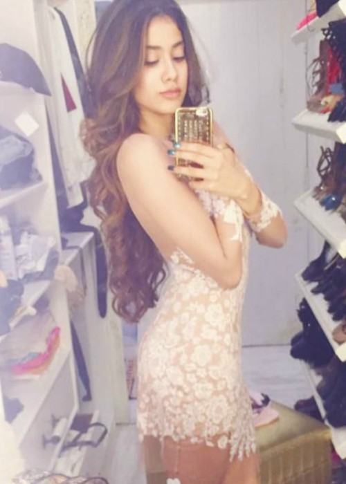 Jhanvi Kapoor in a selfie in December 2017