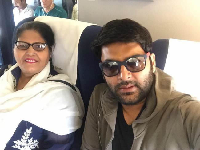 Kapil Sharma in a selfie with his mother in March 2017