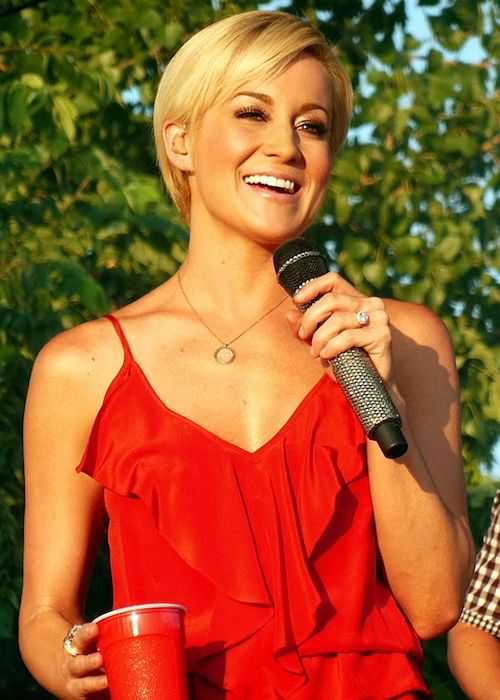 Kellie Pickler performing at a tour stop after winning Dancing With The Stars in 2013
