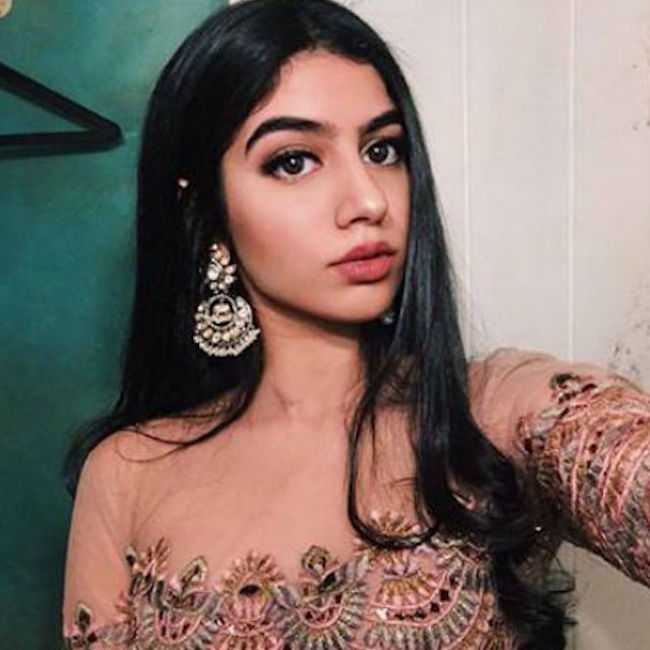 Khushi Kapoor in a selfie