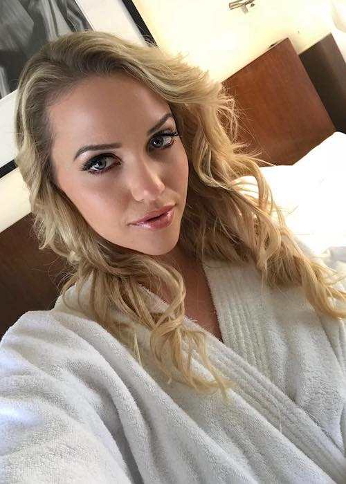 Mia Malkova in an Instagram selfie in December 2017