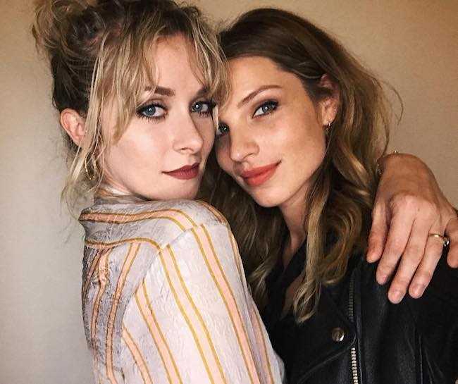 Models Portia Freeman (Left) Tessa Maye in an Instagram selfie in October 2017