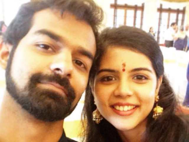 Pranav Mohanlal and Kalyani Priyadarshan in an Instagram selfie