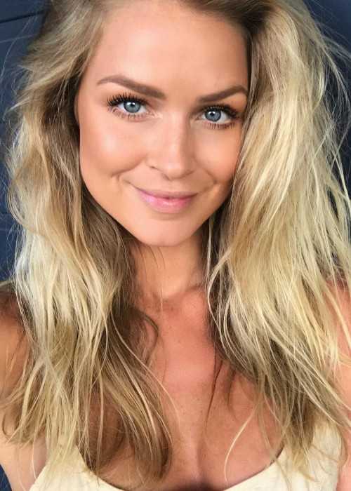 Renae Ayris Taking a Candid Selfie in December 2017