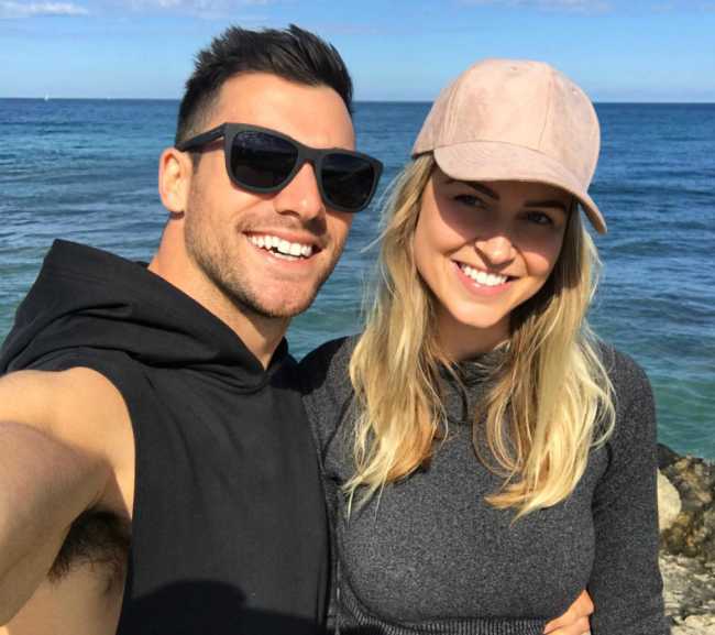 Renae Ayris in an Instagram Selfie with Boyfriend Andrew Papadopoulos in September 2017