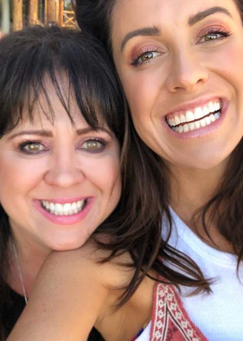 Riawna Capri in an Instagram selfie with her mother in November 2017