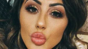 Sophie Kasaei Healthy Celeb