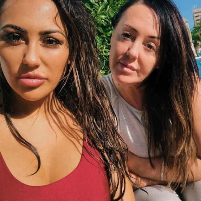 Sophie Kasaei (Left) in a selfie with her mother in December 2017