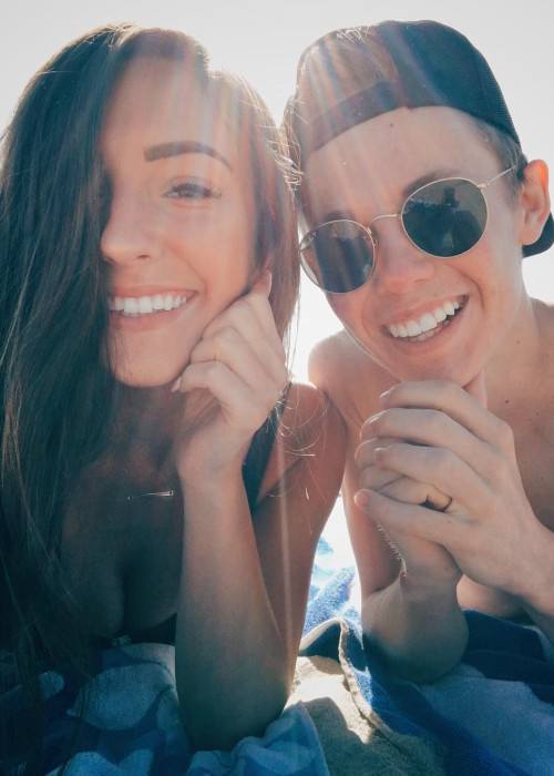 Tanner Fox and Taylor Alesia in a selfie in April 2017