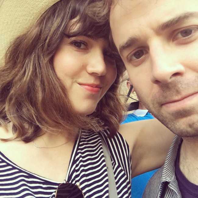 Taylor Goldsmith in an Instagram Selfie with his Fiancée Mandy Moore in June 2016